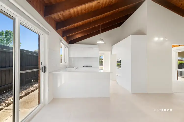 30 Veronica Crescent, Mill Park VIC 3082