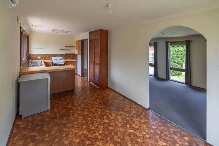 Second view of Homely house listing, 40 THOMAS Crescent, Cranbourne VIC 3977