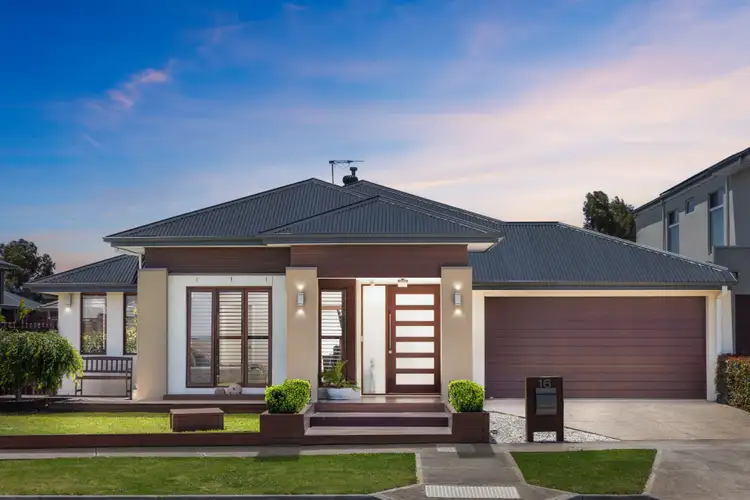 16 Tindale Boulevard, Werribee VIC 3030