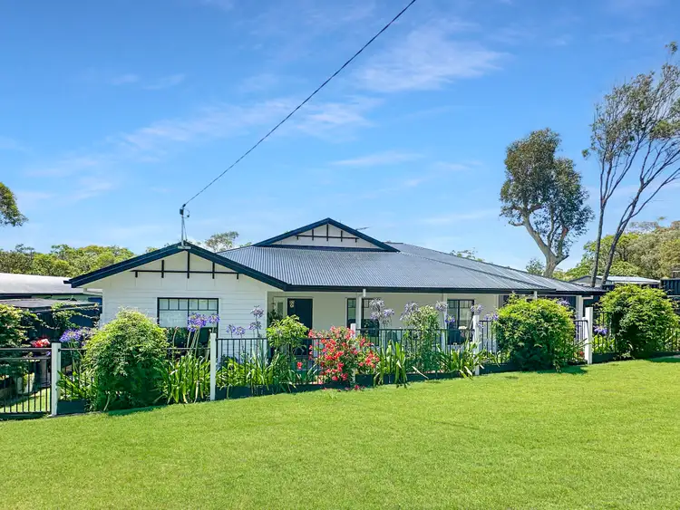 24 George Street, Macleay Island QLD 4184