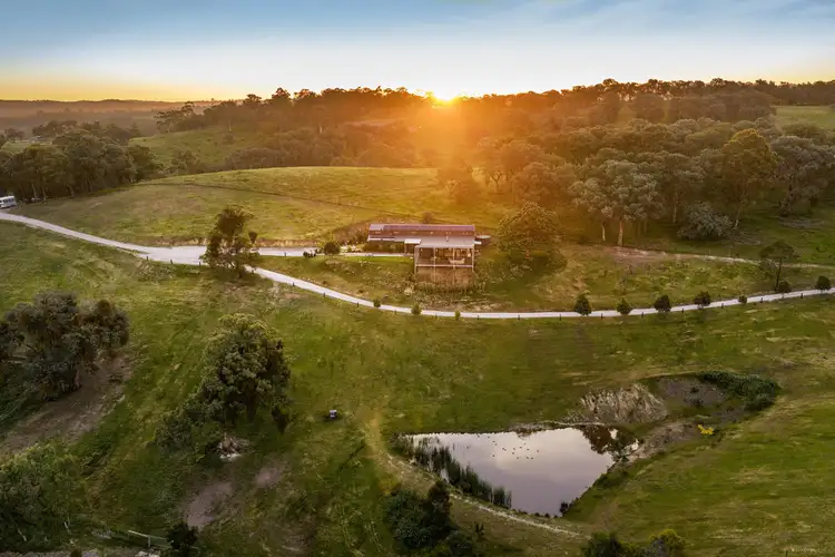 60 Bourchiers Road, Kangaroo Ground VIC 3097