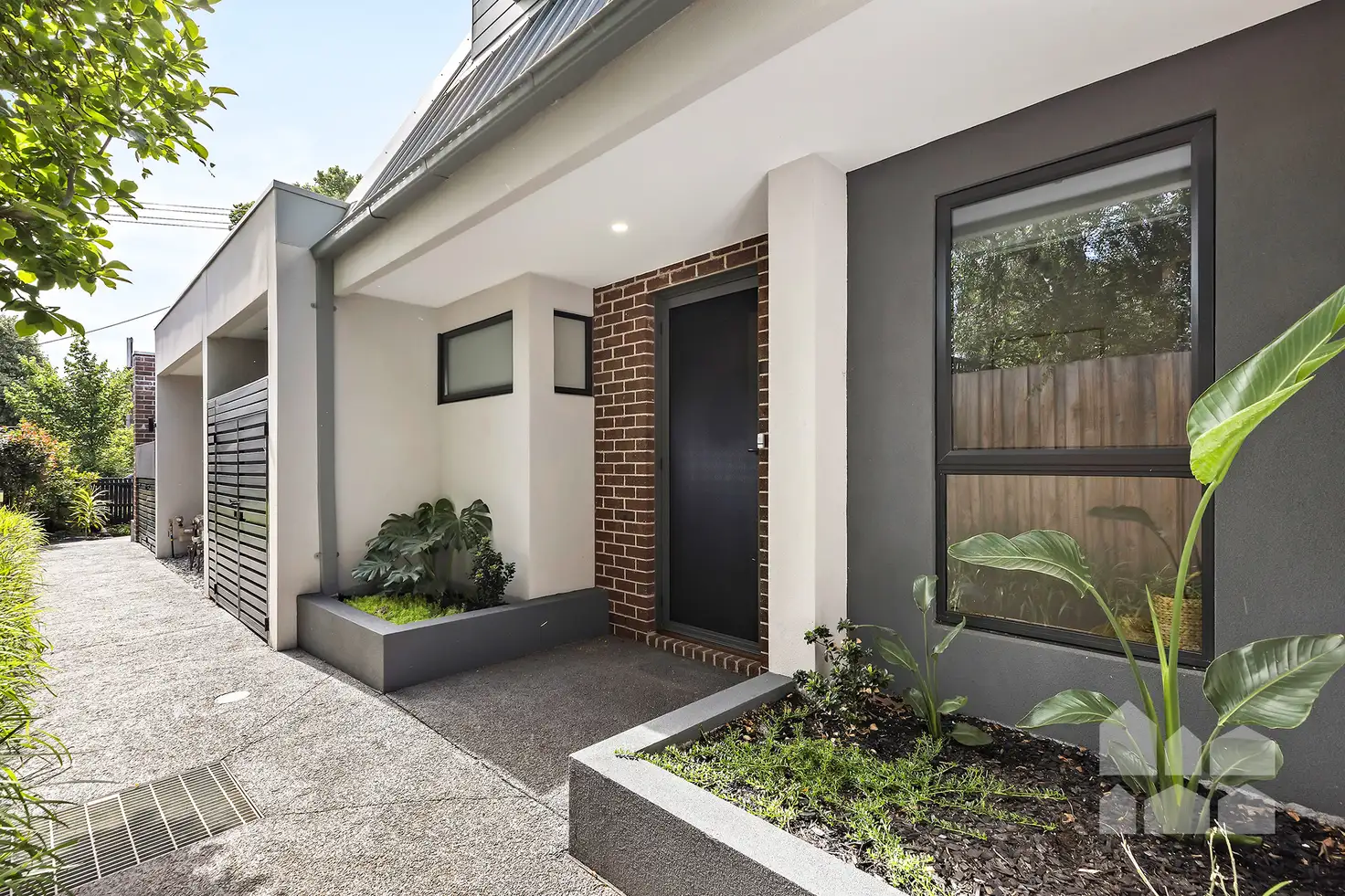 Main view of Homely townhouse listing, 2/13 Bellairs Avenue, Seddon VIC 3011