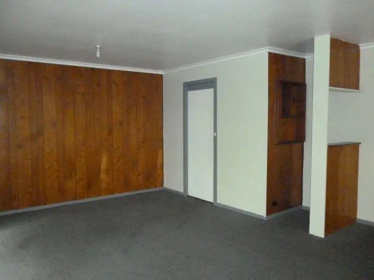 Fifth view of Homely house listing, 32 Stradbroke Drive, St Albans VIC 3021