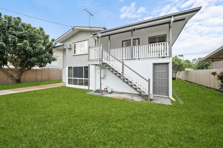 14 Kingsford Street, Mooroobool QLD 4870