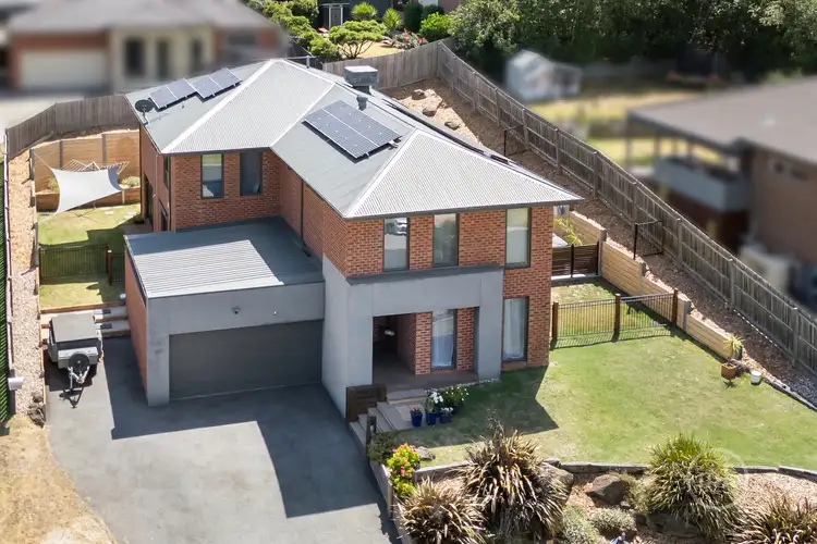 7 Raven Court