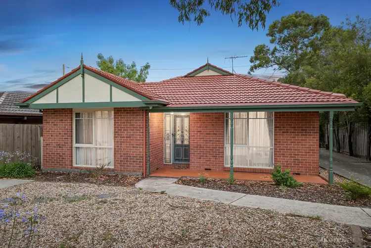 43 Lyndhurst Crescent
