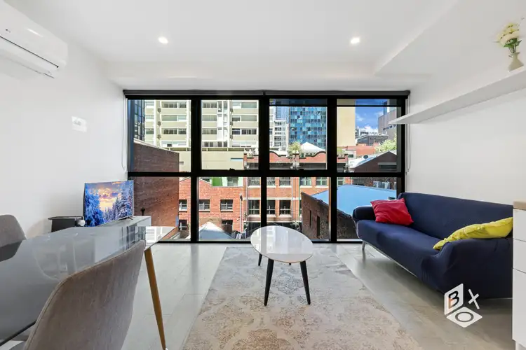 327 La Trobe Street
