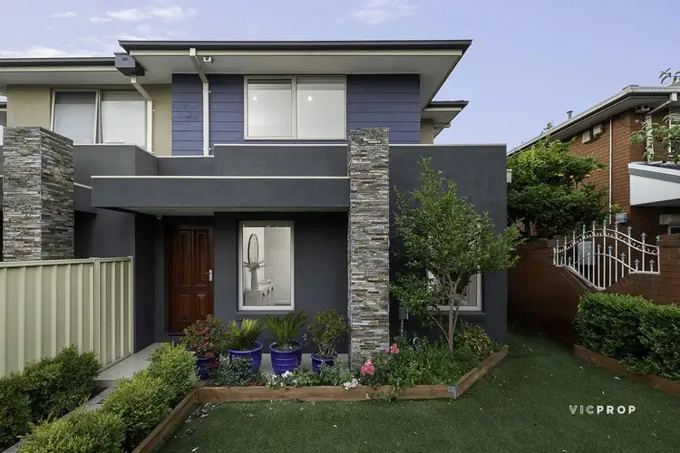 43a Stott Street