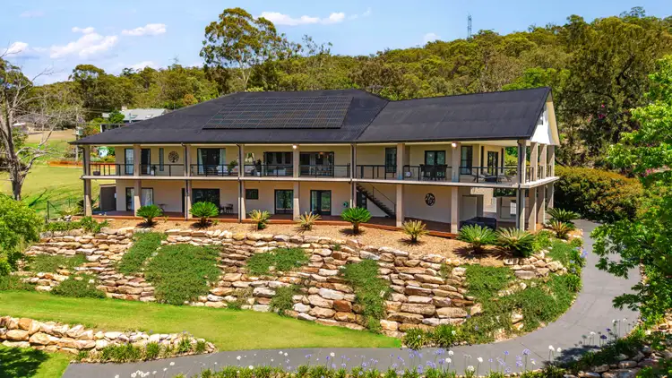 10 Riverbank Drive