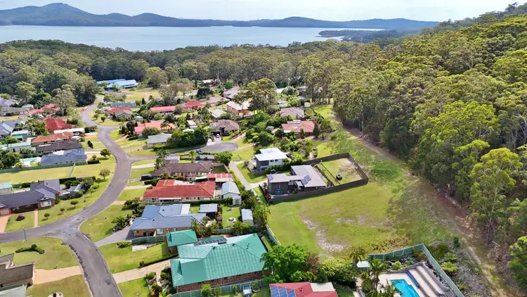 4 Candlebark Court