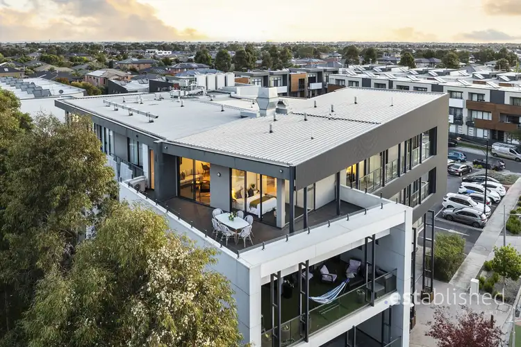 18 Tribeca Drive