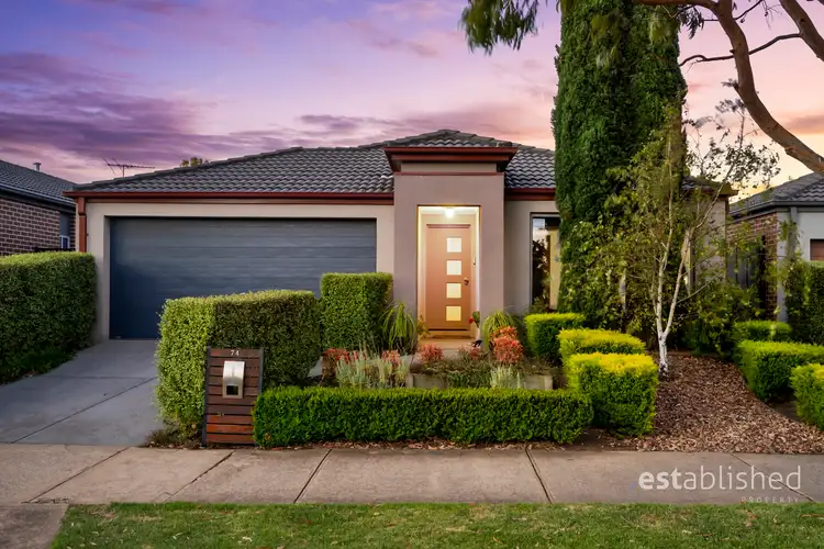 74 Tom Roberts Parade