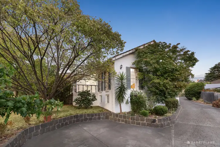 2 Sunhill Road