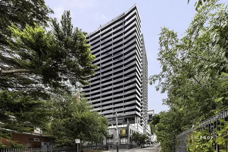 18 Yarra Street