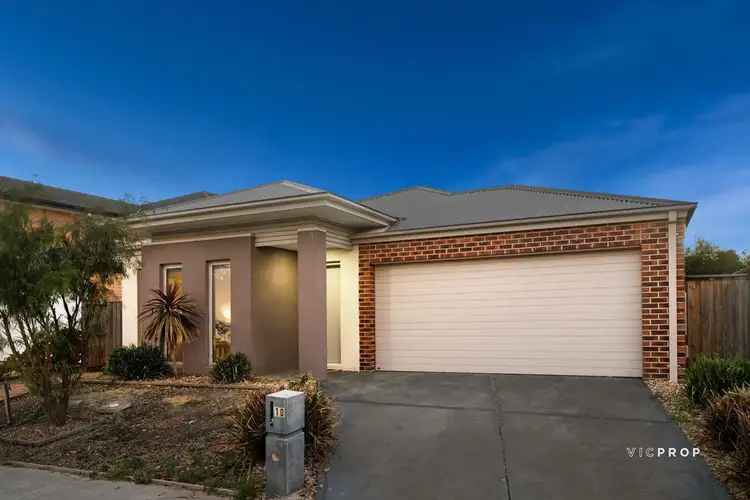 10 Huckleberry Street