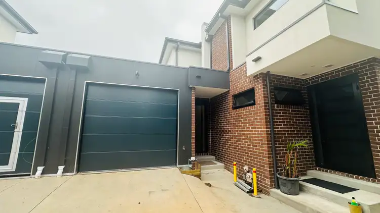 34B Glen Orme Avenue