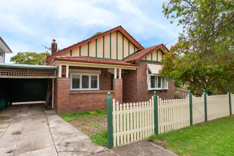 26 Lloyd Street