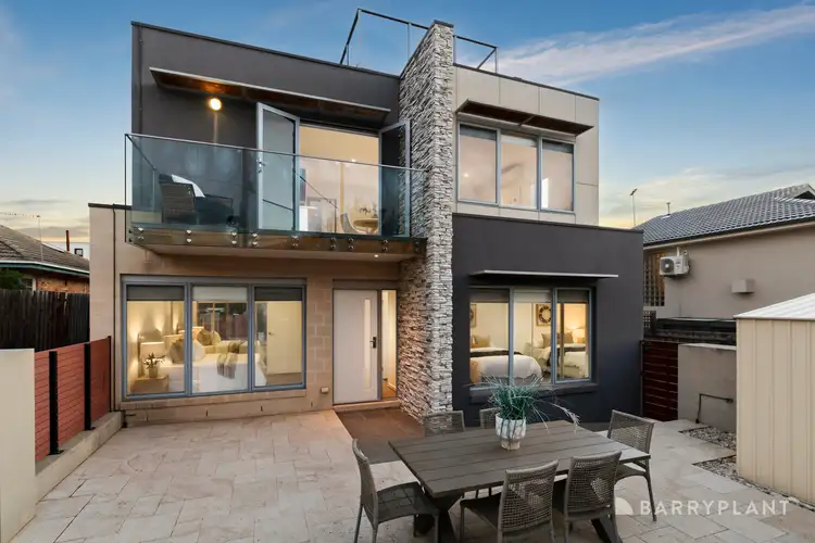 6 Harding Avenue