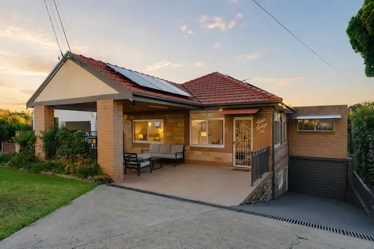 28 Glen Road