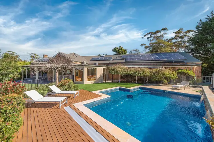 6 Merrigal Court