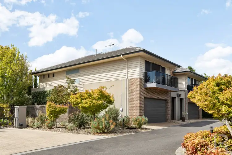 25 Canberra Avenue