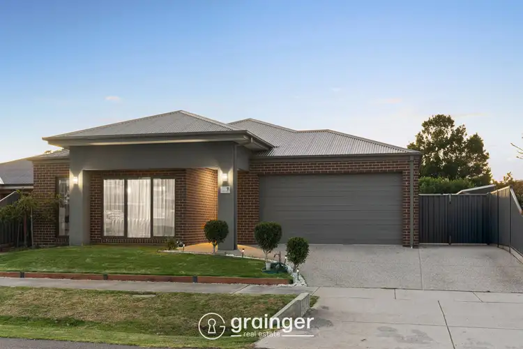 9 Castle Close