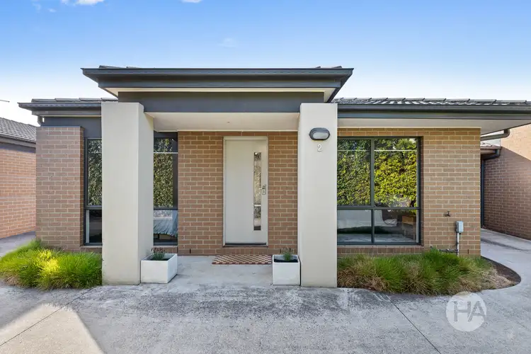 2 Lenlucy Place