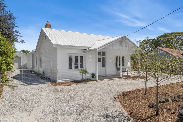 193 Mollison Street