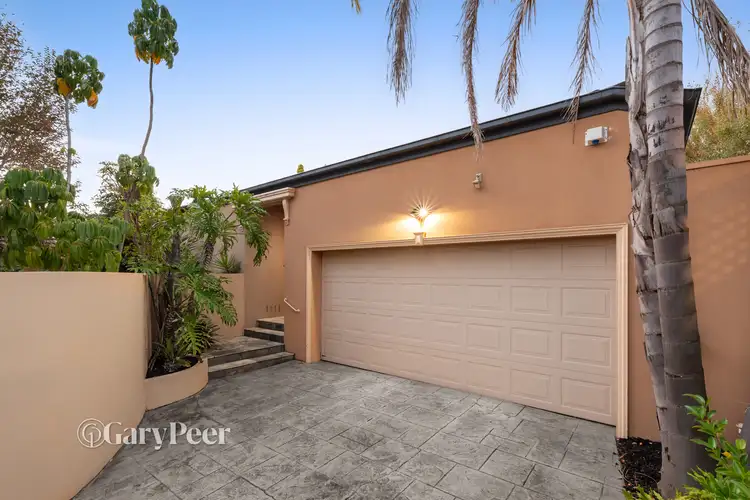 15 Fitzgibbon Crescent