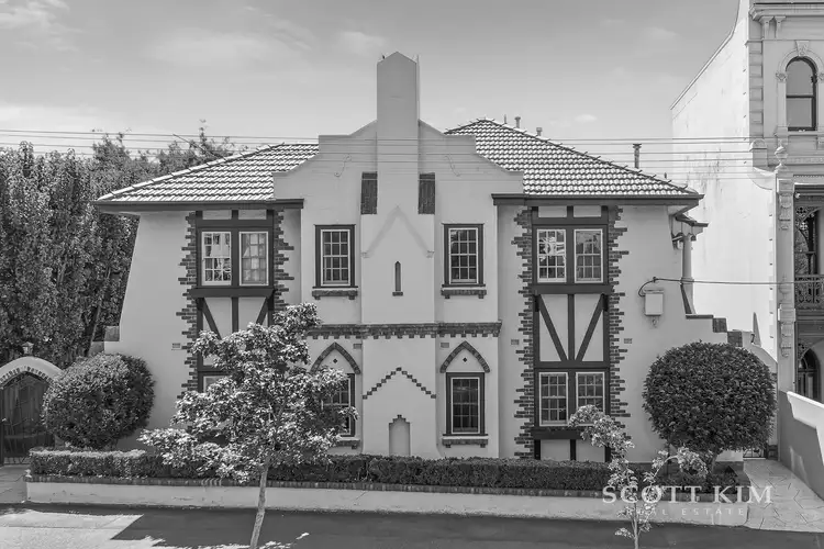 100 Hotham Street