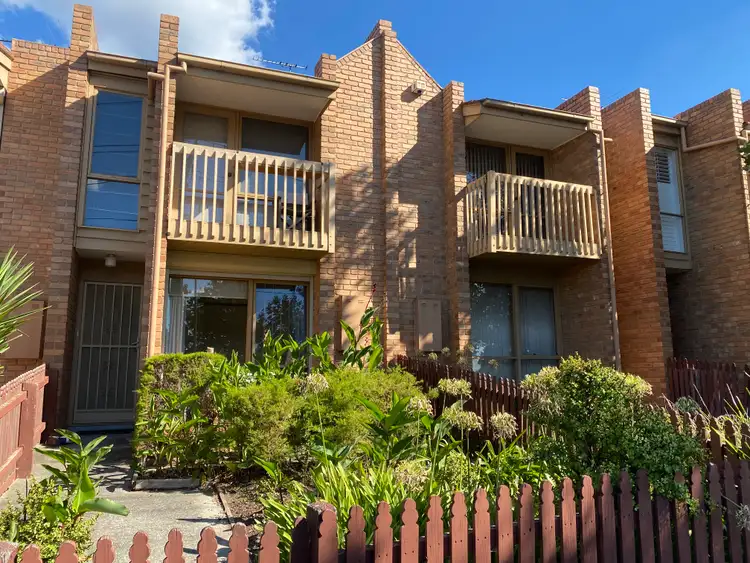 37 Ballarat Road