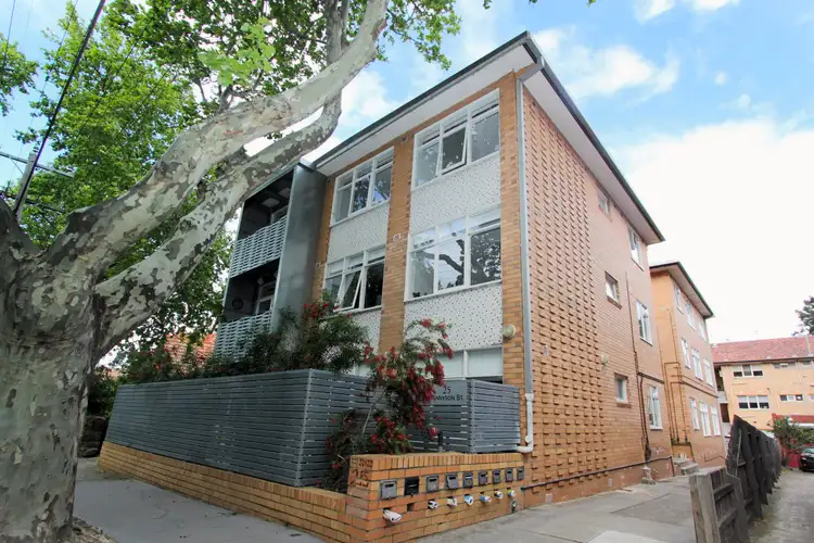 25 Tennyson Street