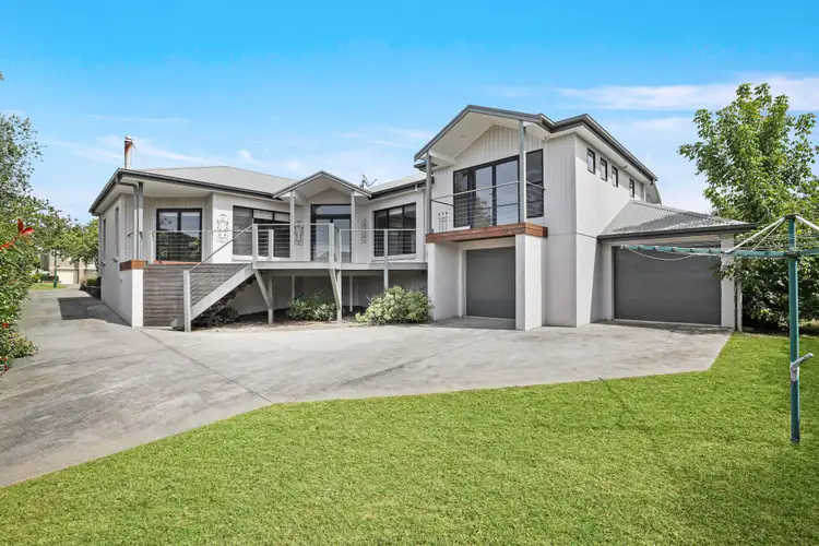 3 Dundee Place