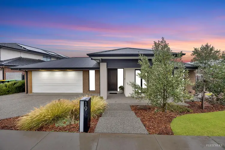 19 Bellerive Crescent