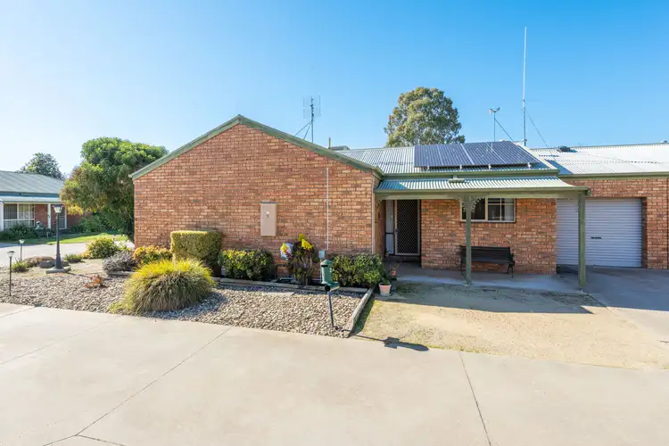 2 Radford Close