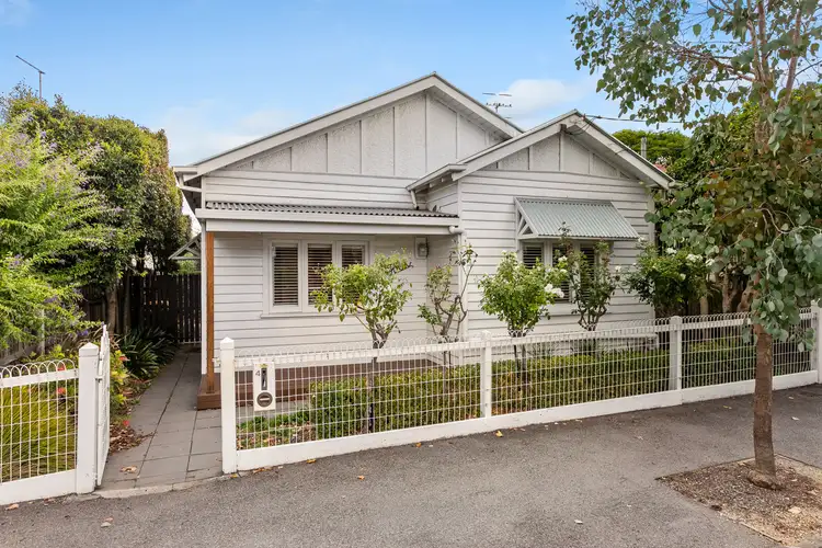 4 Dudley Street
