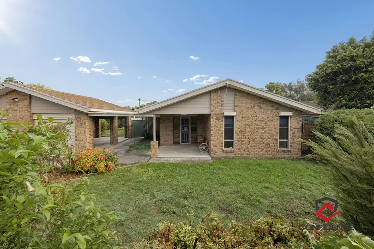 3 Eggers Place