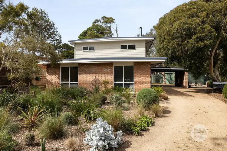 7 Kenneth Court