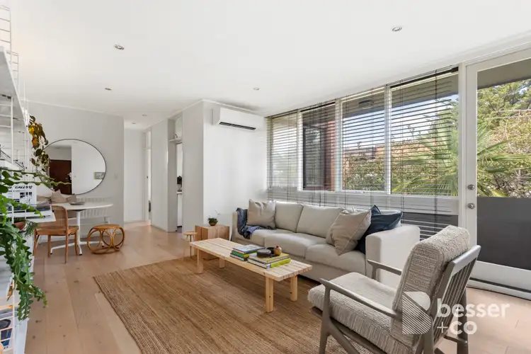8 Mooltan Avenue