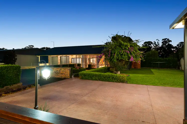 2A Nambruk Close