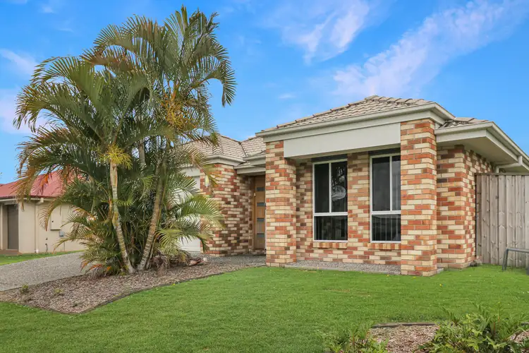 2 Lachlan Street