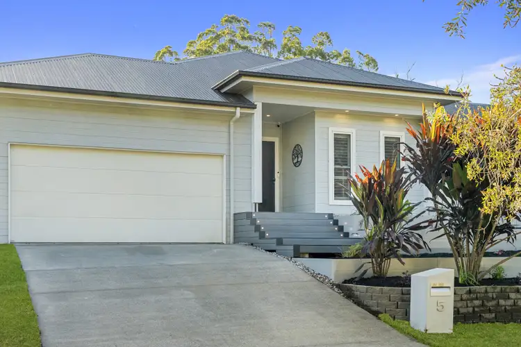 5 Eumeralla Crescent