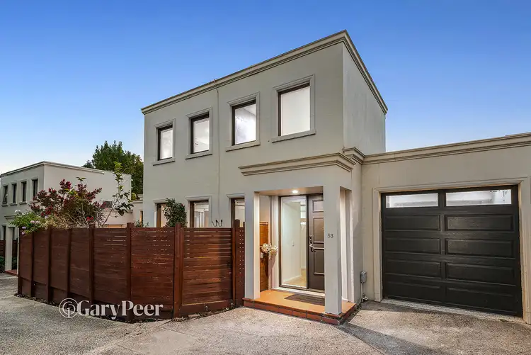 53 Cairnes Crescent