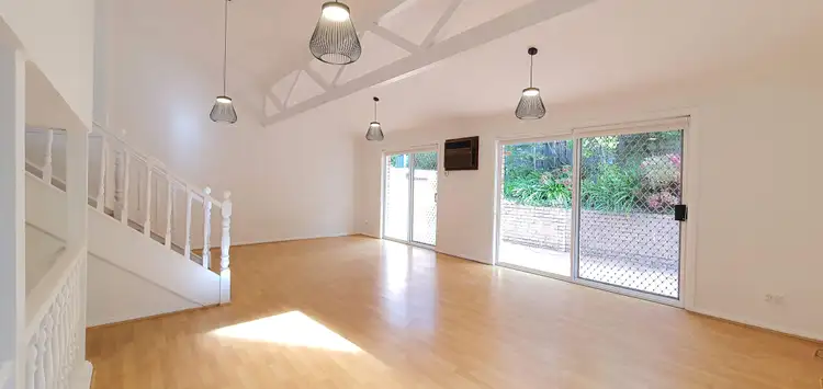 6 Kooranga Place