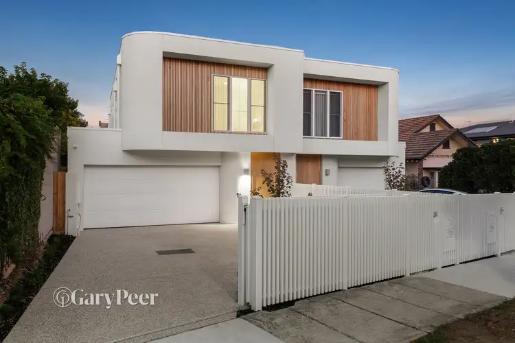 11a Manor Grove