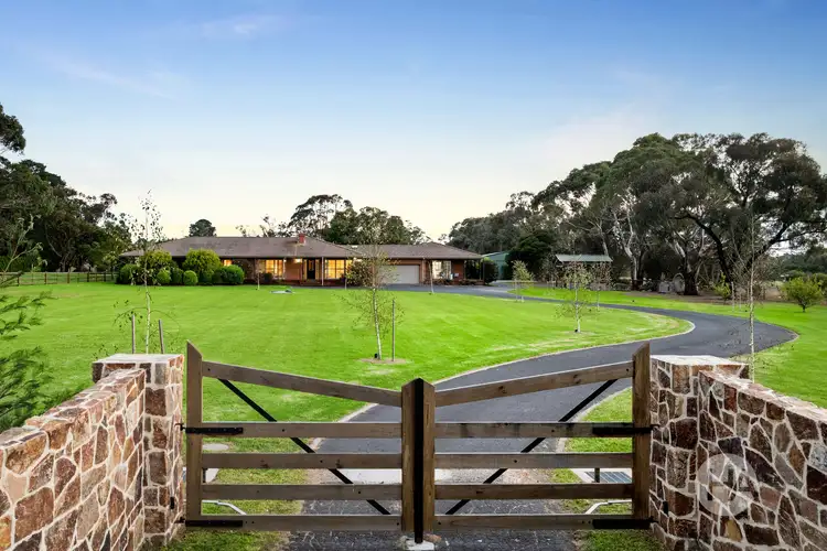 253 & 253A Bungower Road, Somerville VIC 3912
