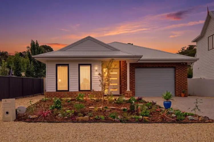 8B Grigg Street
