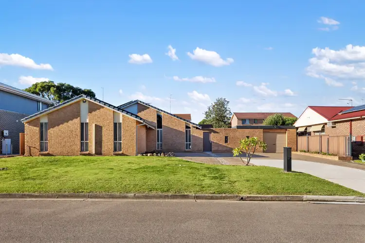 17 Bayley Road
