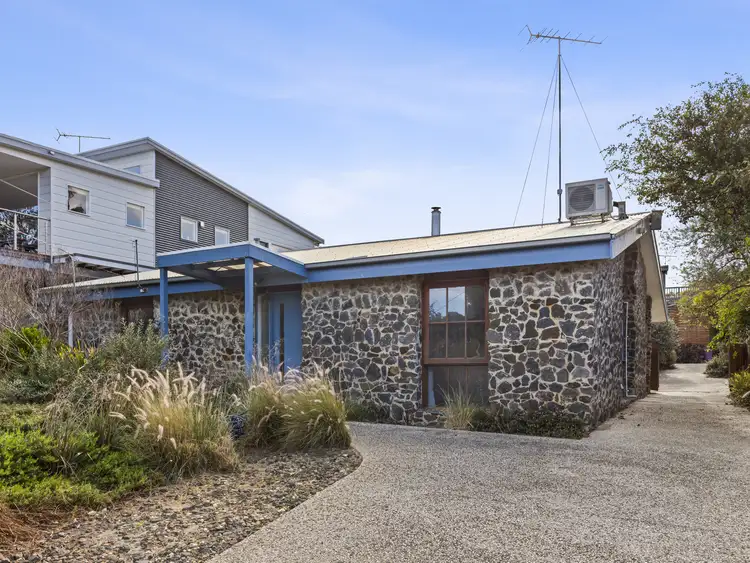 16 Kinloch Avenue