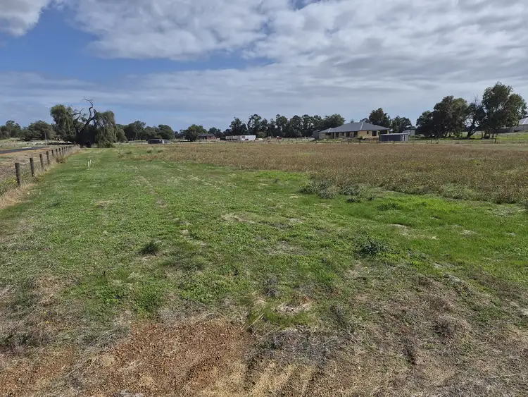Lot 114 Sittella Grove
